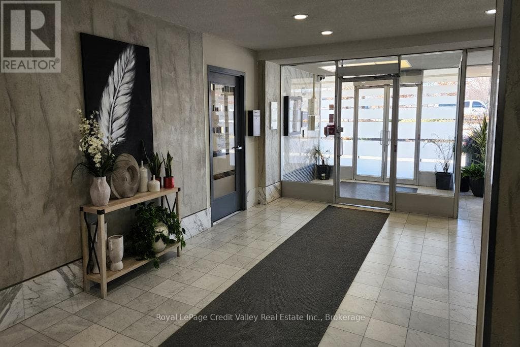 Photo of 209 - 2835 ISLINGTON AVENUE