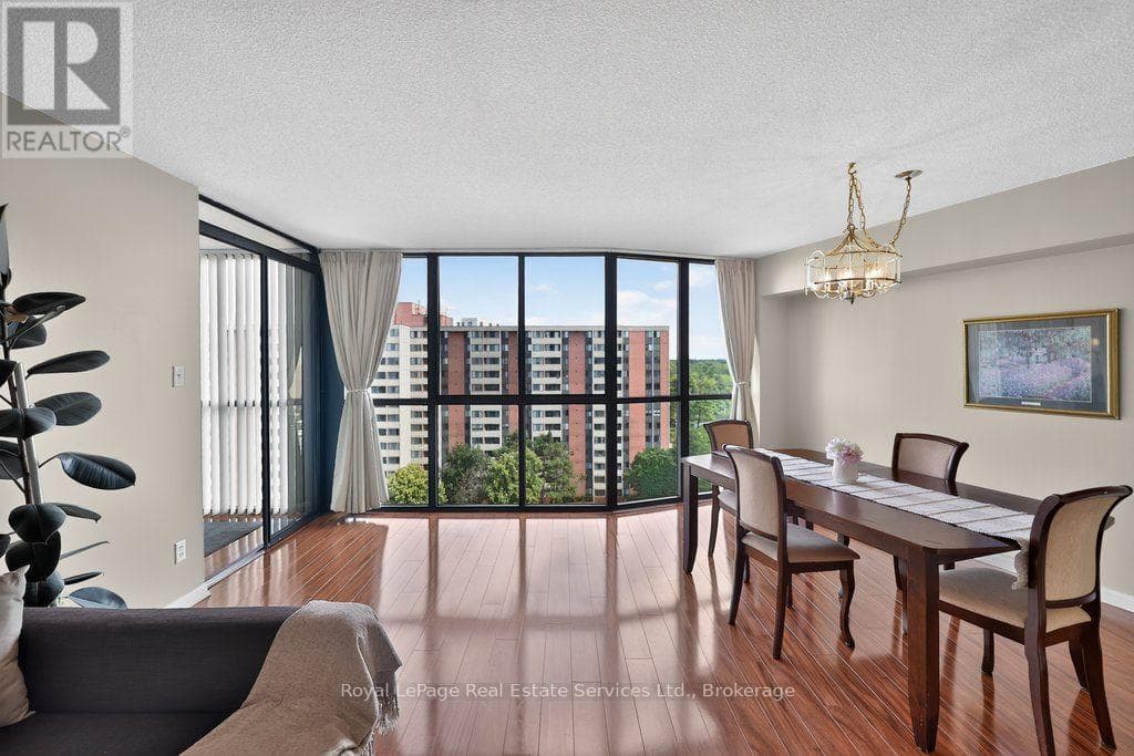 Photo of 1105 - 1240 MARLBOROUGH COURT