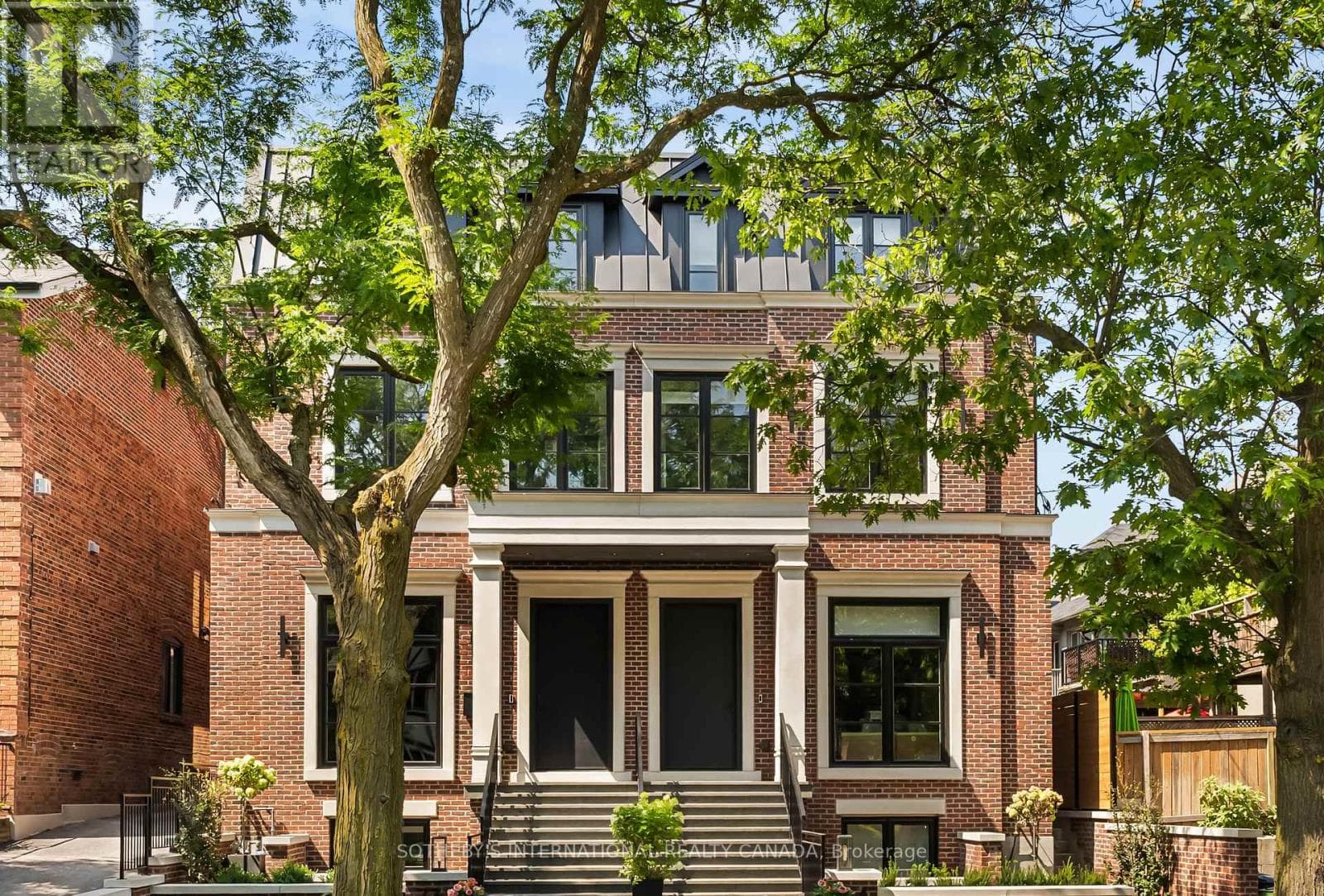 Photo of 734 AVENUE ROAD