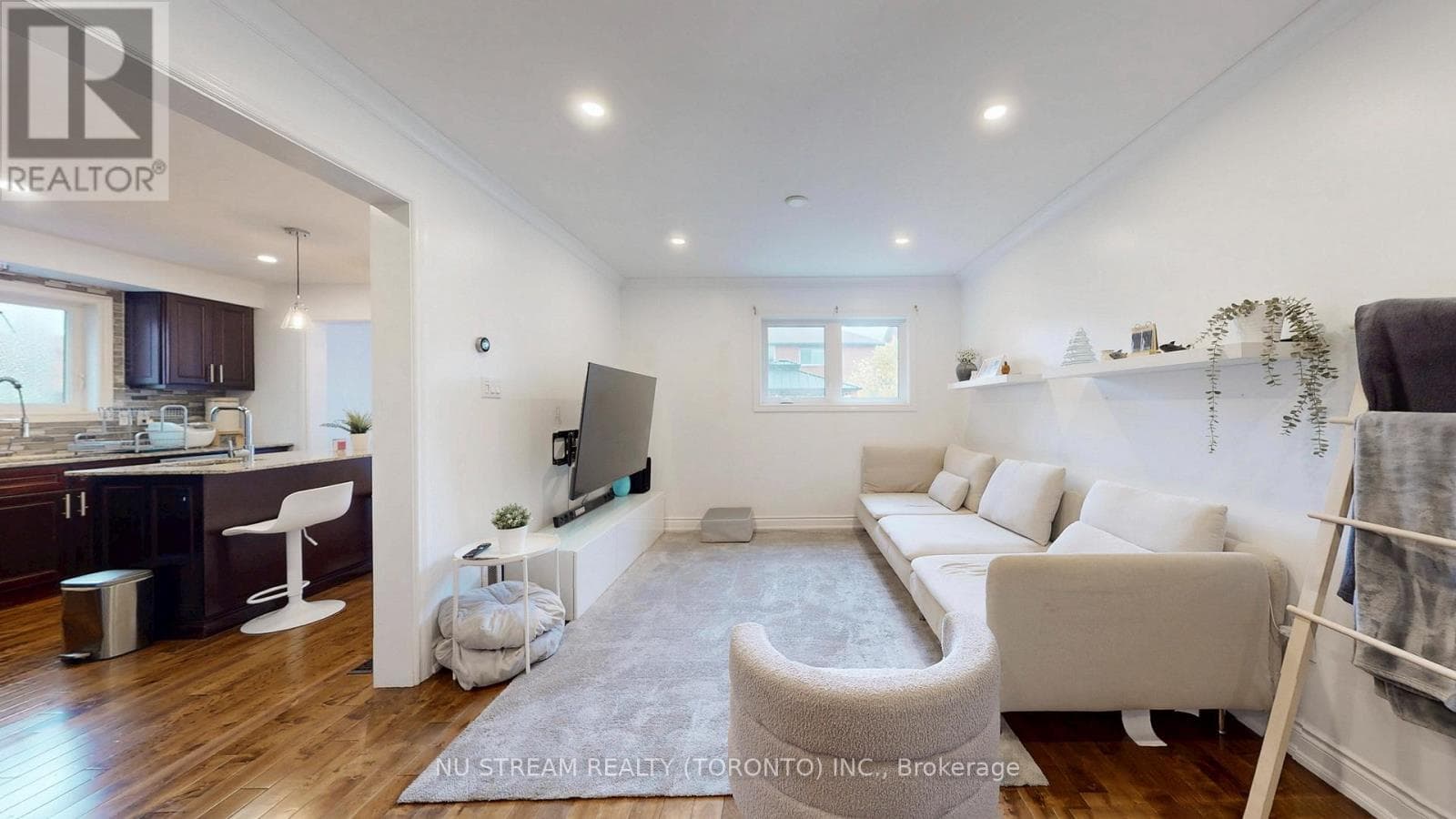 Photo of 3926 HAZELRIDGE ROAD