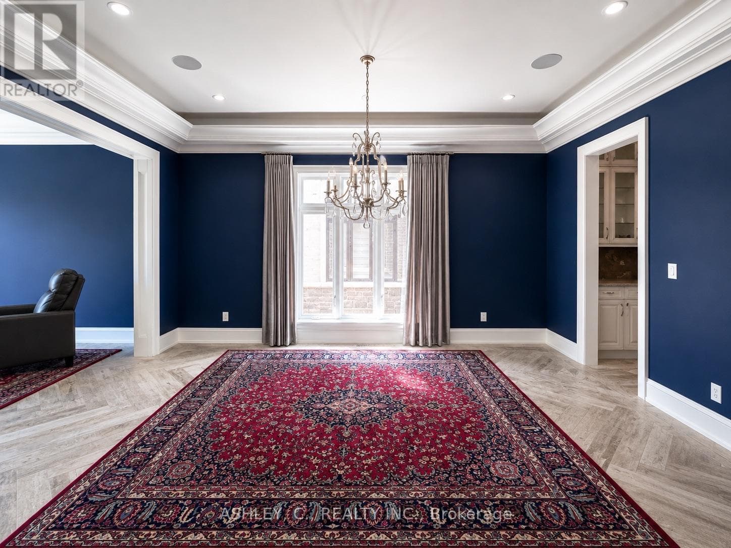 Photo of 2588 SHARON CRESCENT