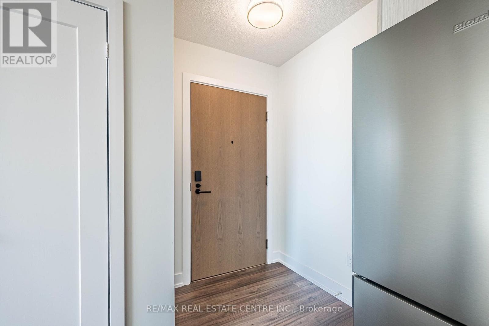 Photo of PH01 - 10 EVA ROAD