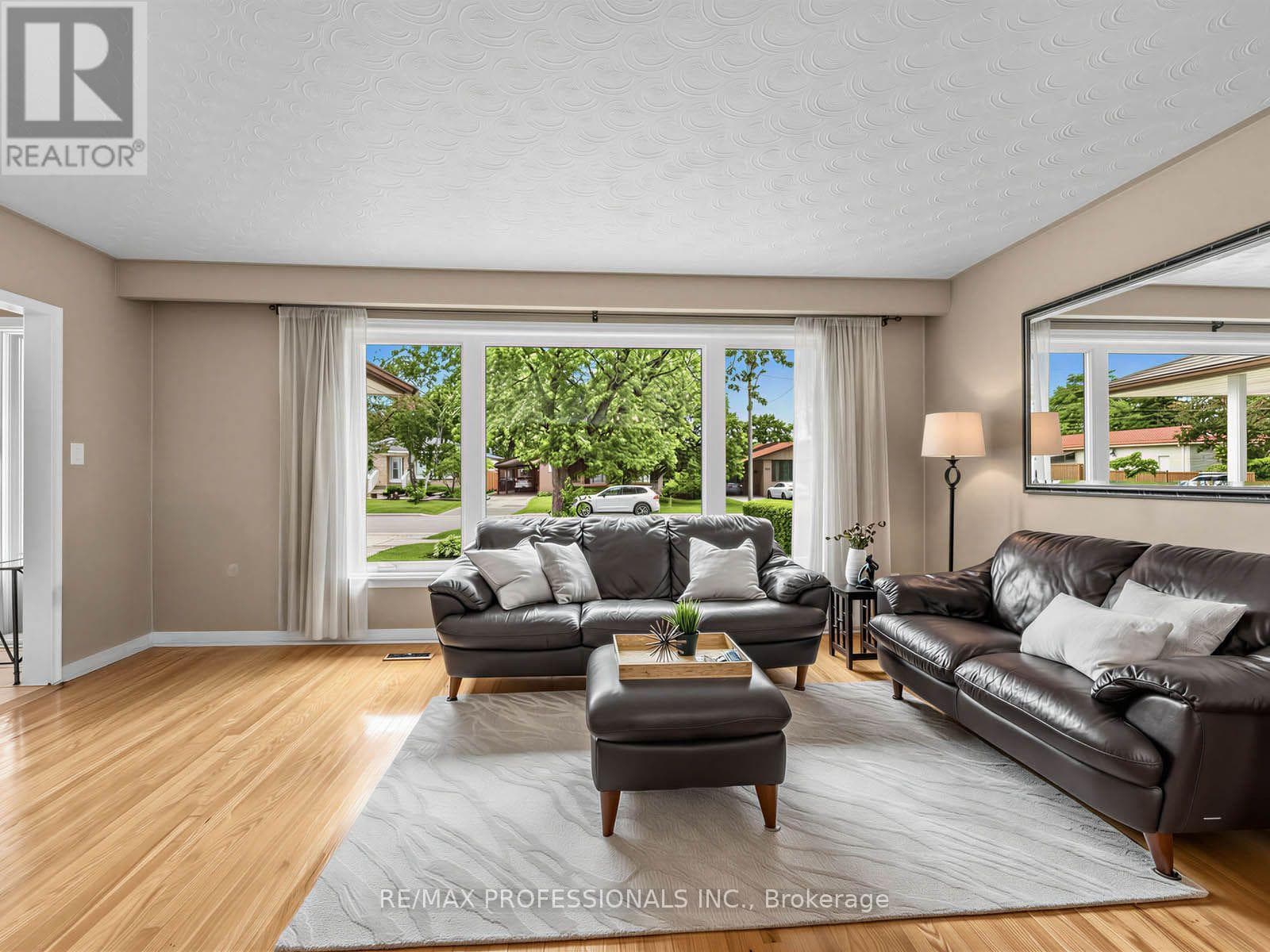 Photo of 793 NETHERTON CRESCENT