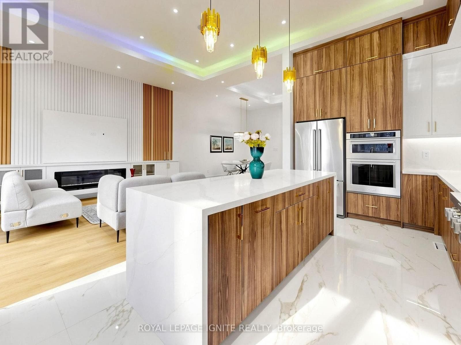Photo of 160 MANSE ROAD N