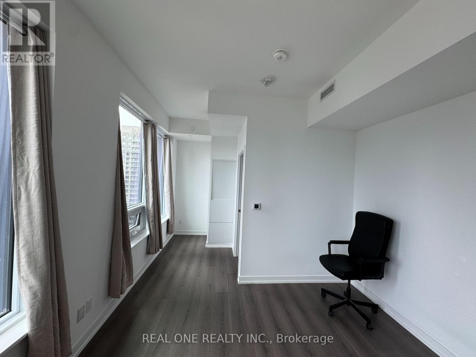 Photo of 2615 - 8 WELLESLEY STREET W