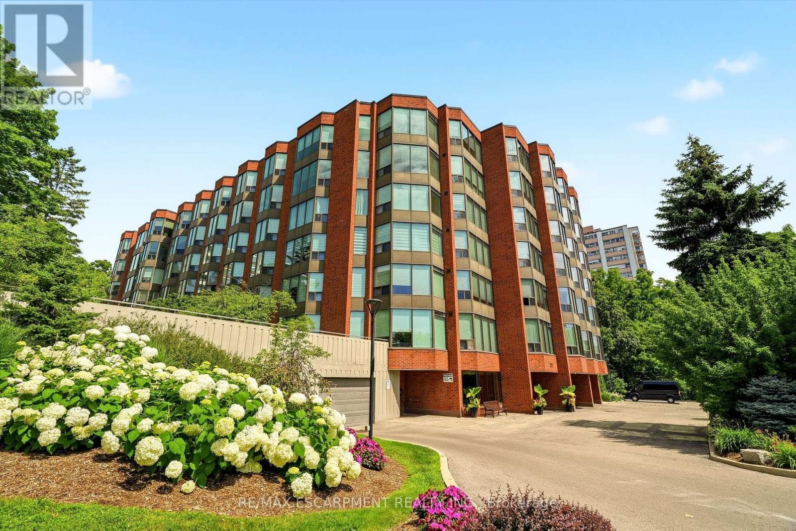 Photo of 507 - 2121 LAKESHORE ROAD