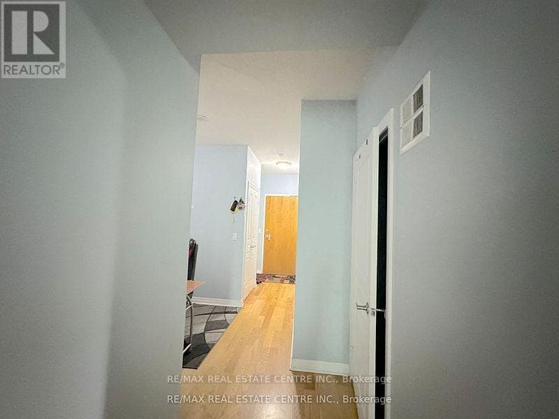 Photo of 301 - 3939 DUKE OF YORK BOULEVARD