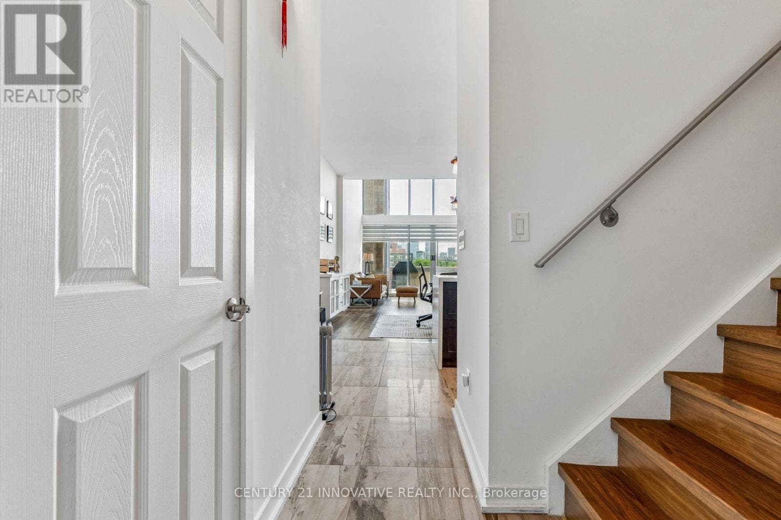 Photo of 420 - 160 BALDWIN ST STREET