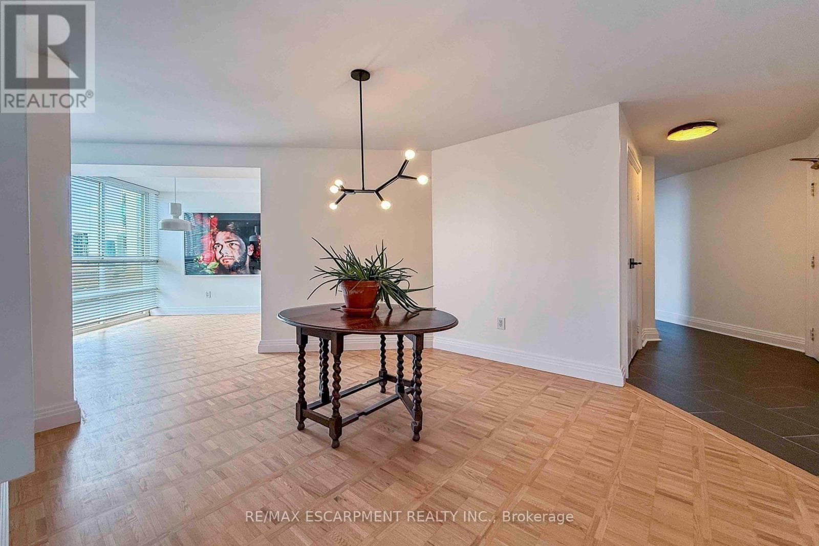 Photo of 2804 - 3650 KANEFF CRESCENT