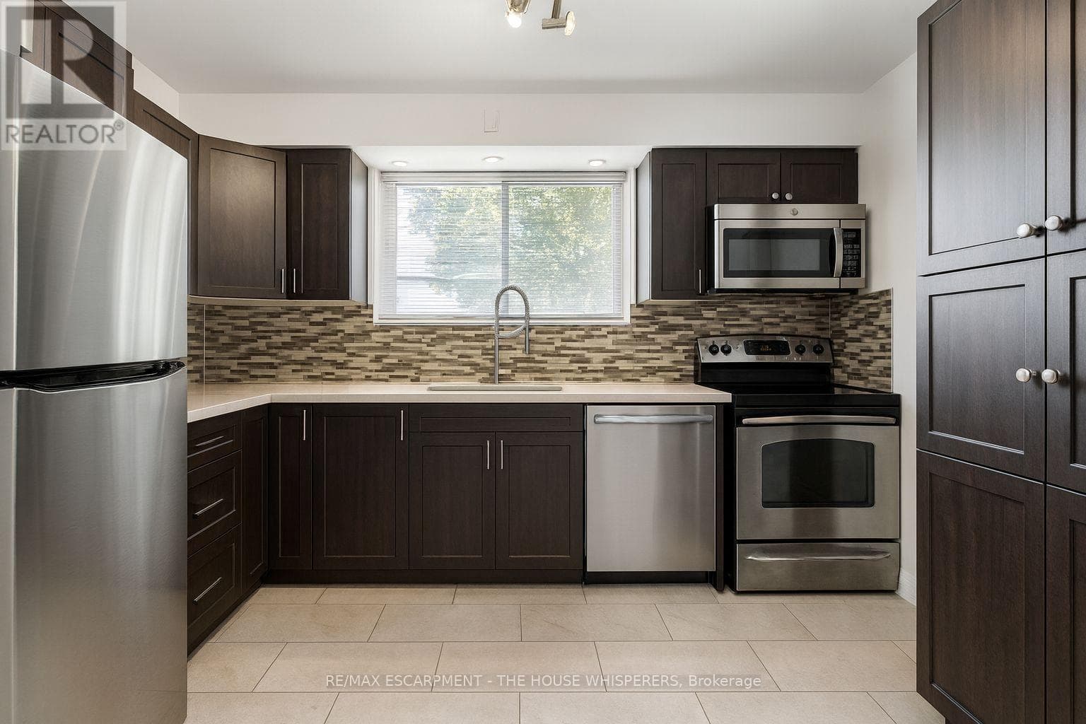 Photo of 375 MOUNTAINVIEW DRIVE
