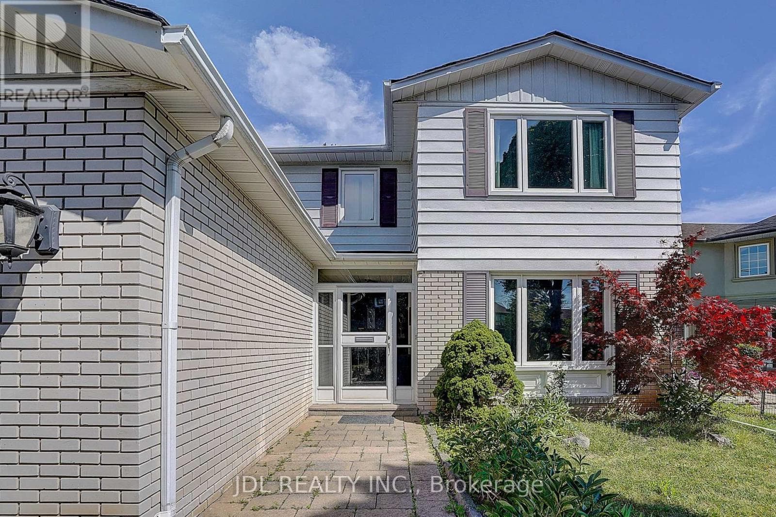 Photo of 20 MOSSGROVE TRAIL