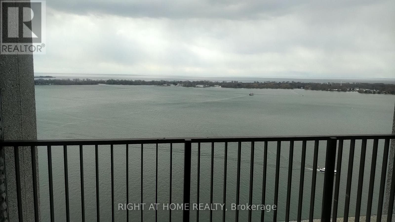 Photo of 2803 - 33 HARBOUR SQUARE