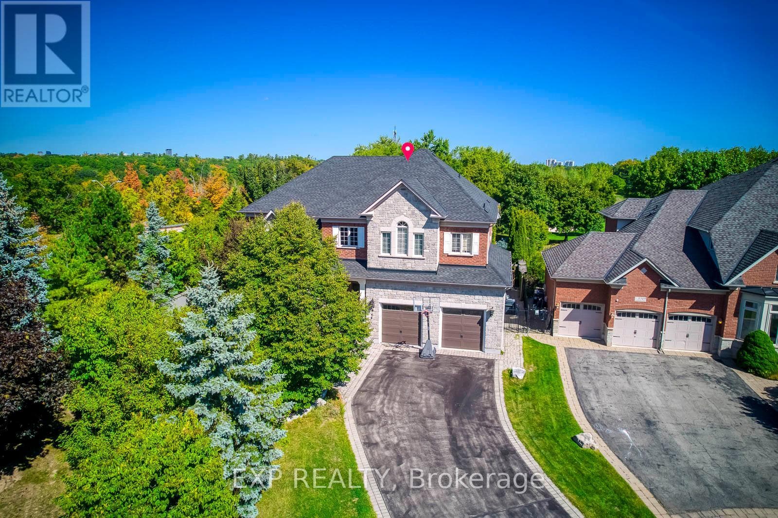 Photo of 530 GOLFVIEW COURT