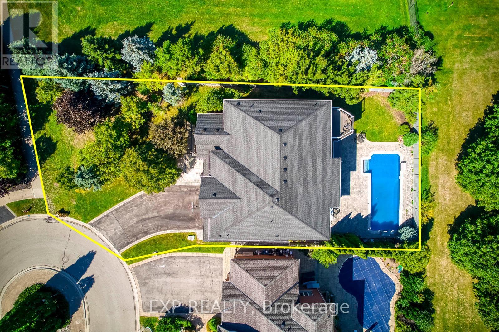 Photo of 530 GOLFVIEW COURT