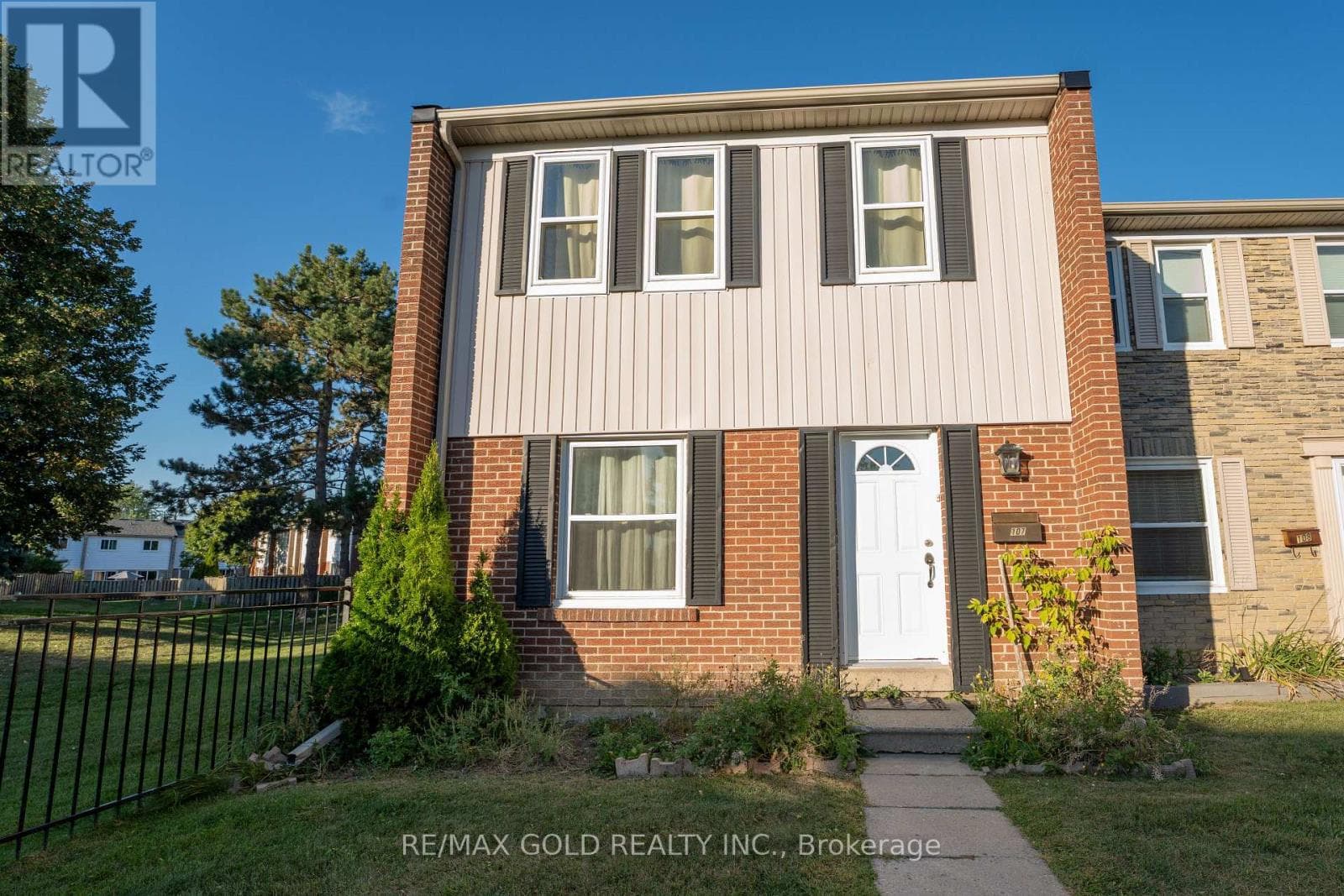Photo of 107 - 900 CENTRAL PARK DRIVE