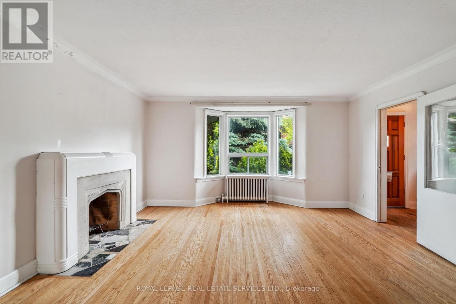 Photo of 326 LAWRENCE AVENUE W