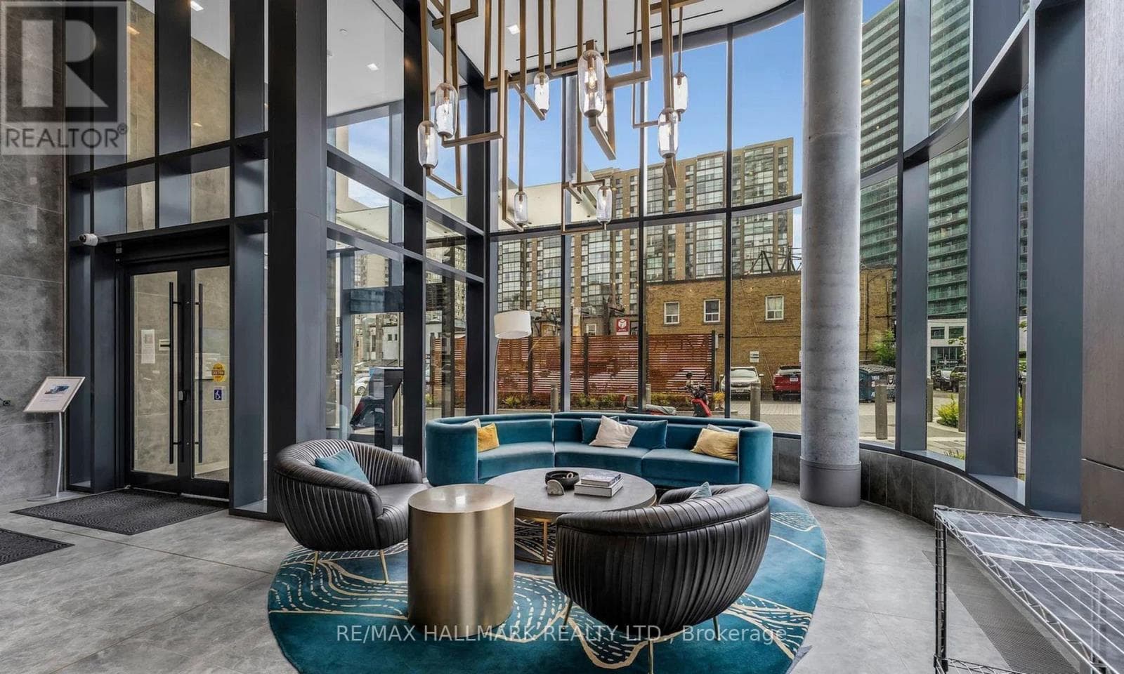 Photo of 702 - 15 HOLMES AVENUE