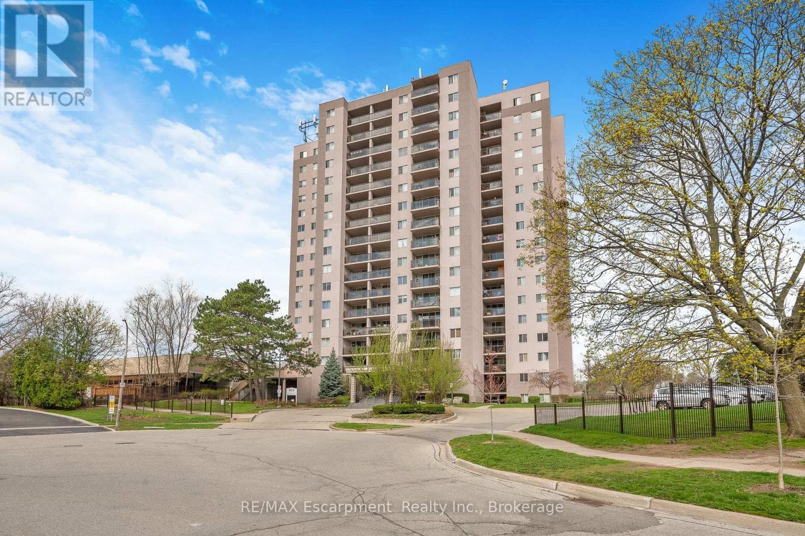Photo of 1501 - 975 WARWICK COURT