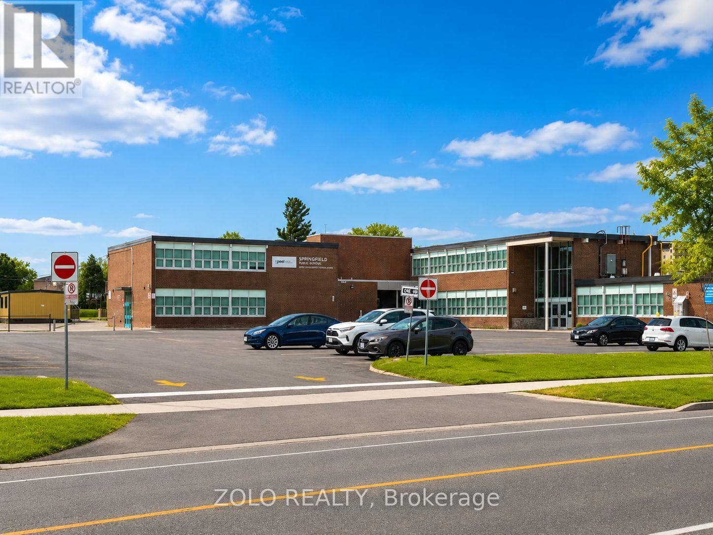 Photo of 16 - 3250 THE CREDIT WOODLANDS