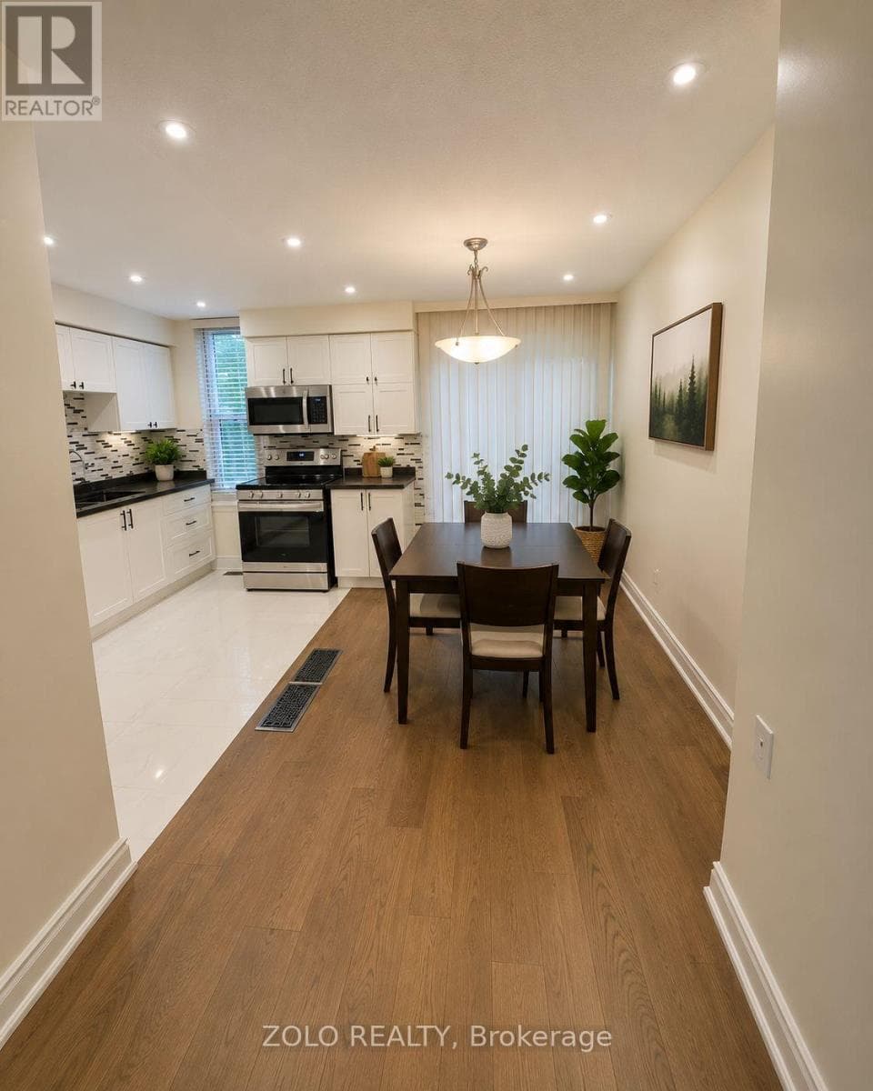 Photo of 16 - 3250 THE CREDIT WOODLANDS