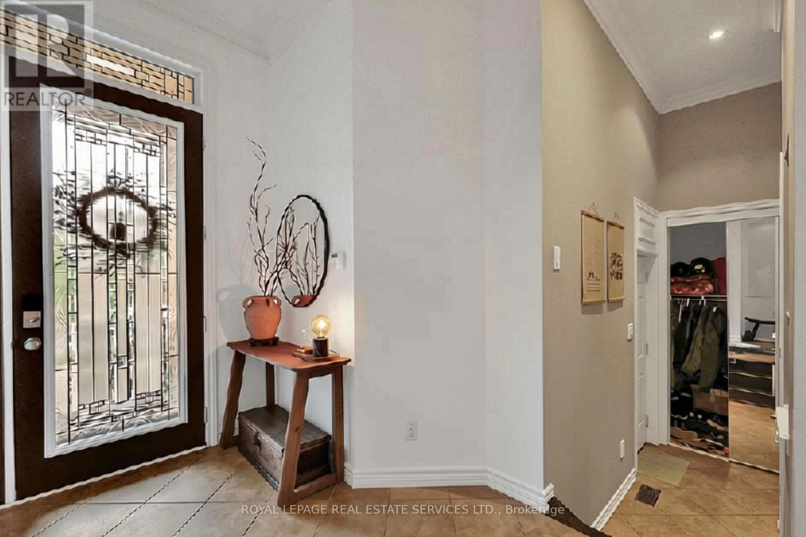 Photo of 25 - 485 PRINGLE AVENUE