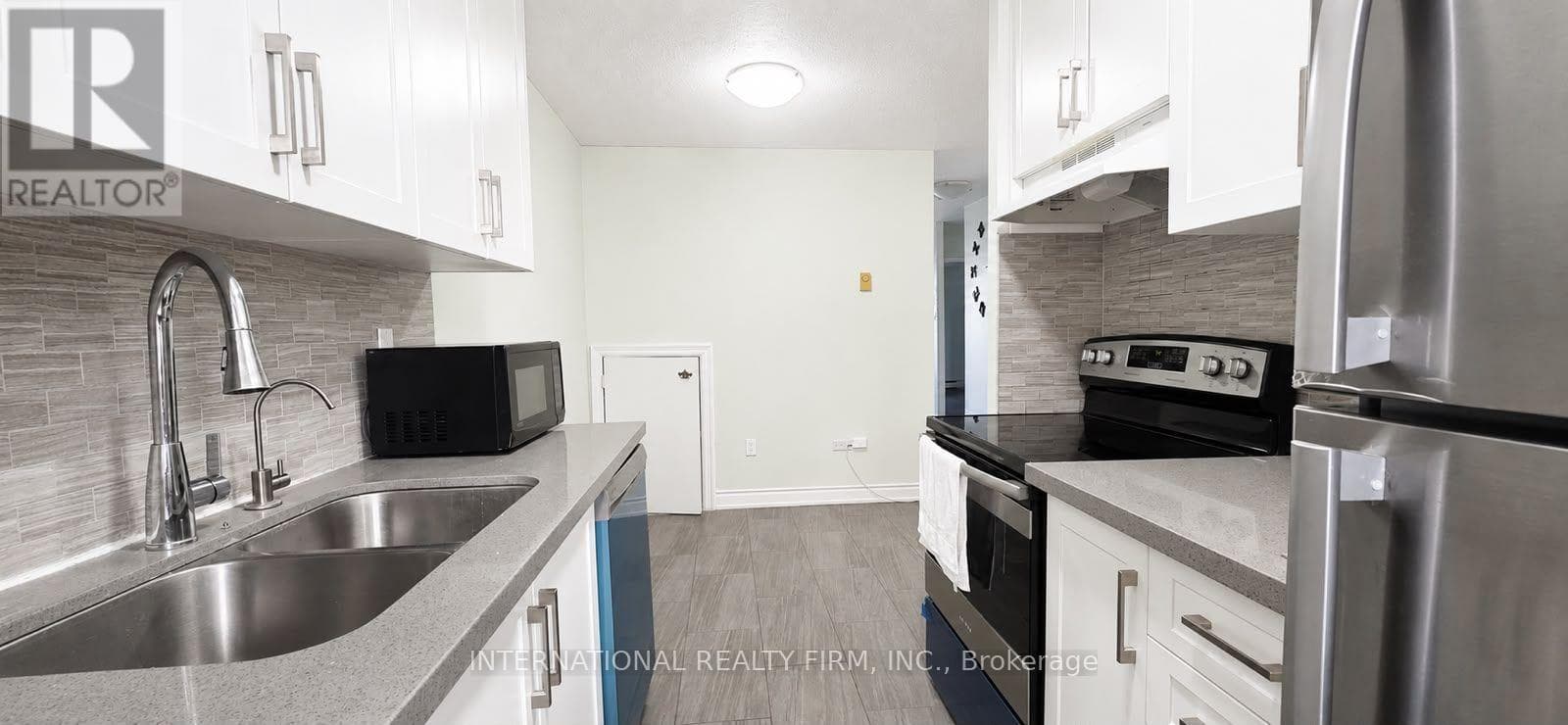 Photo of 308 - 40 SUNNY GLENWAY