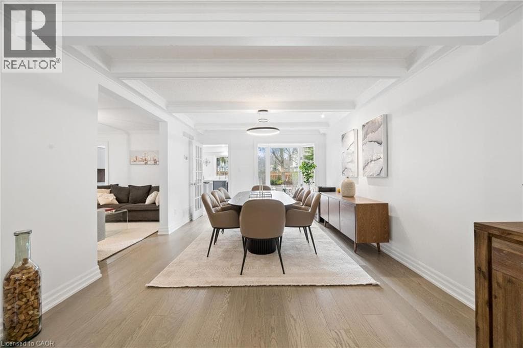 Photo of 1194 QUEEN VICTORIA Avenue