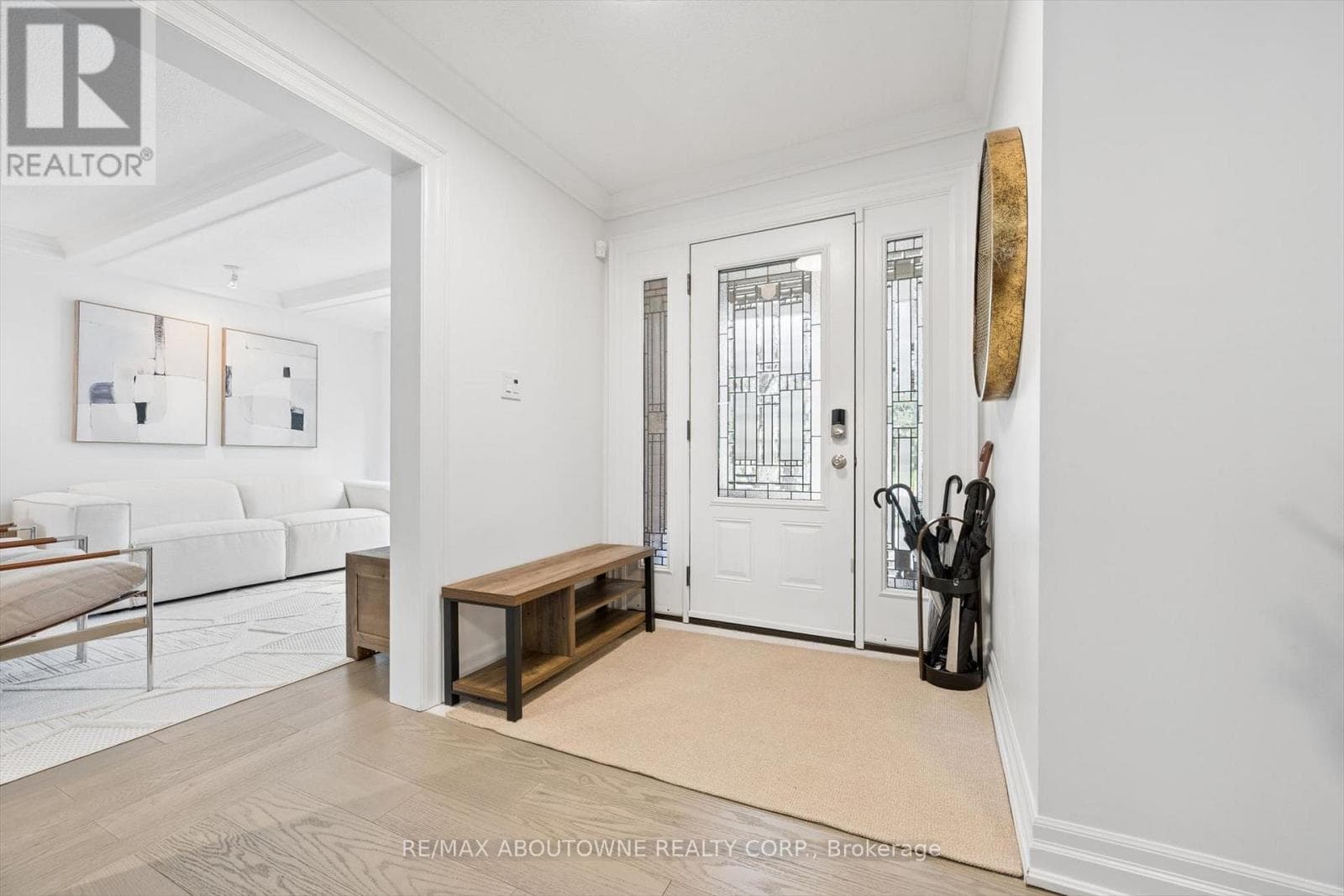Photo of 1194 QUEEN VICTORIA AVENUE