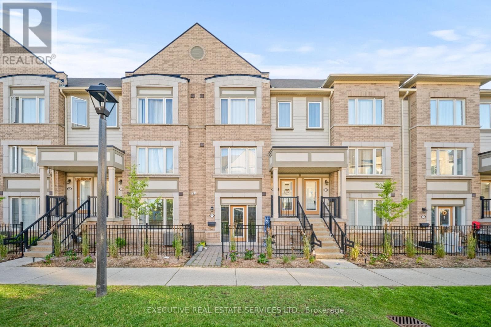 Photo of 144 - 1 BECKENROSE COURT