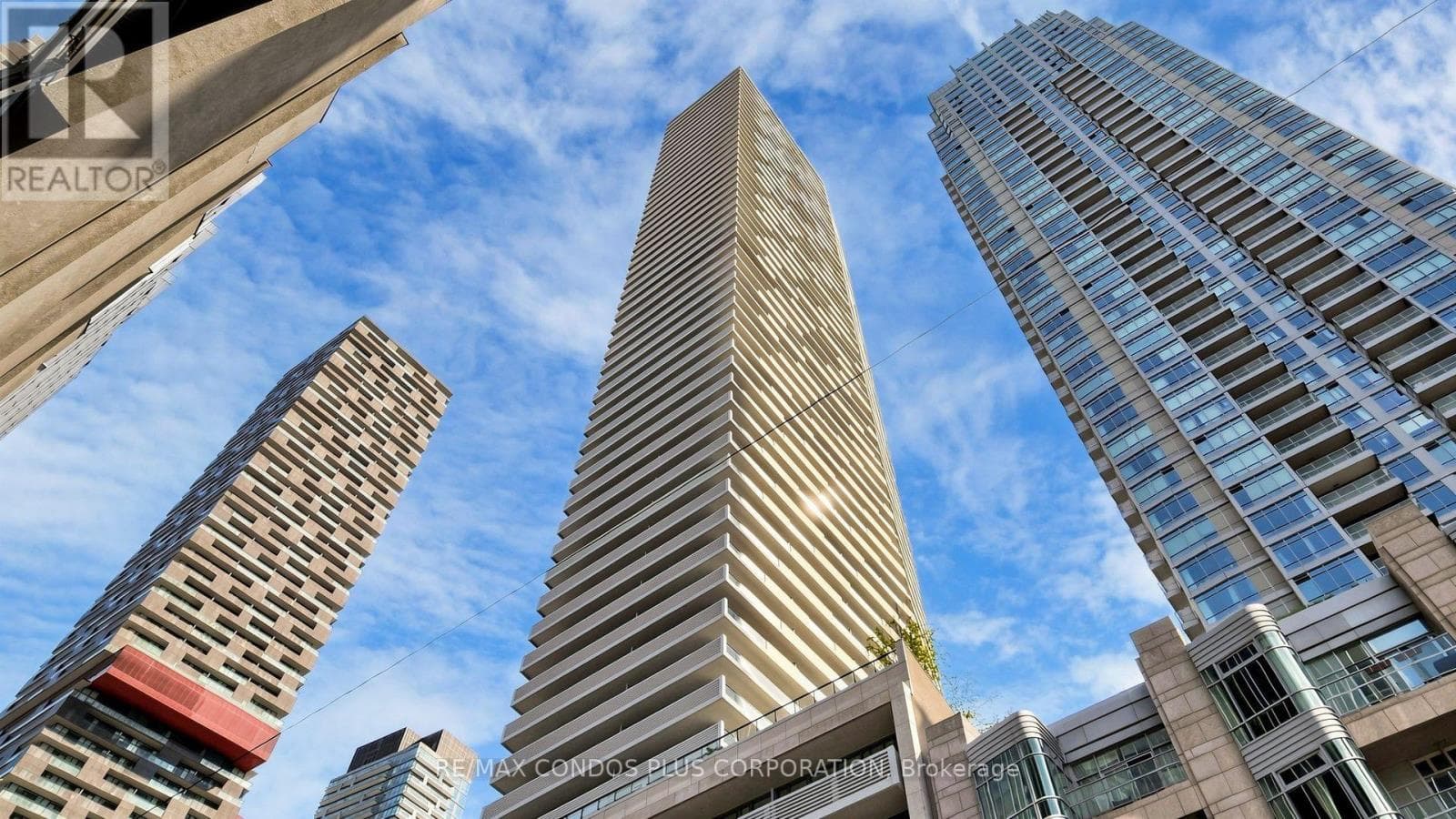 Photo of 506 - 2221 YONGE STREET