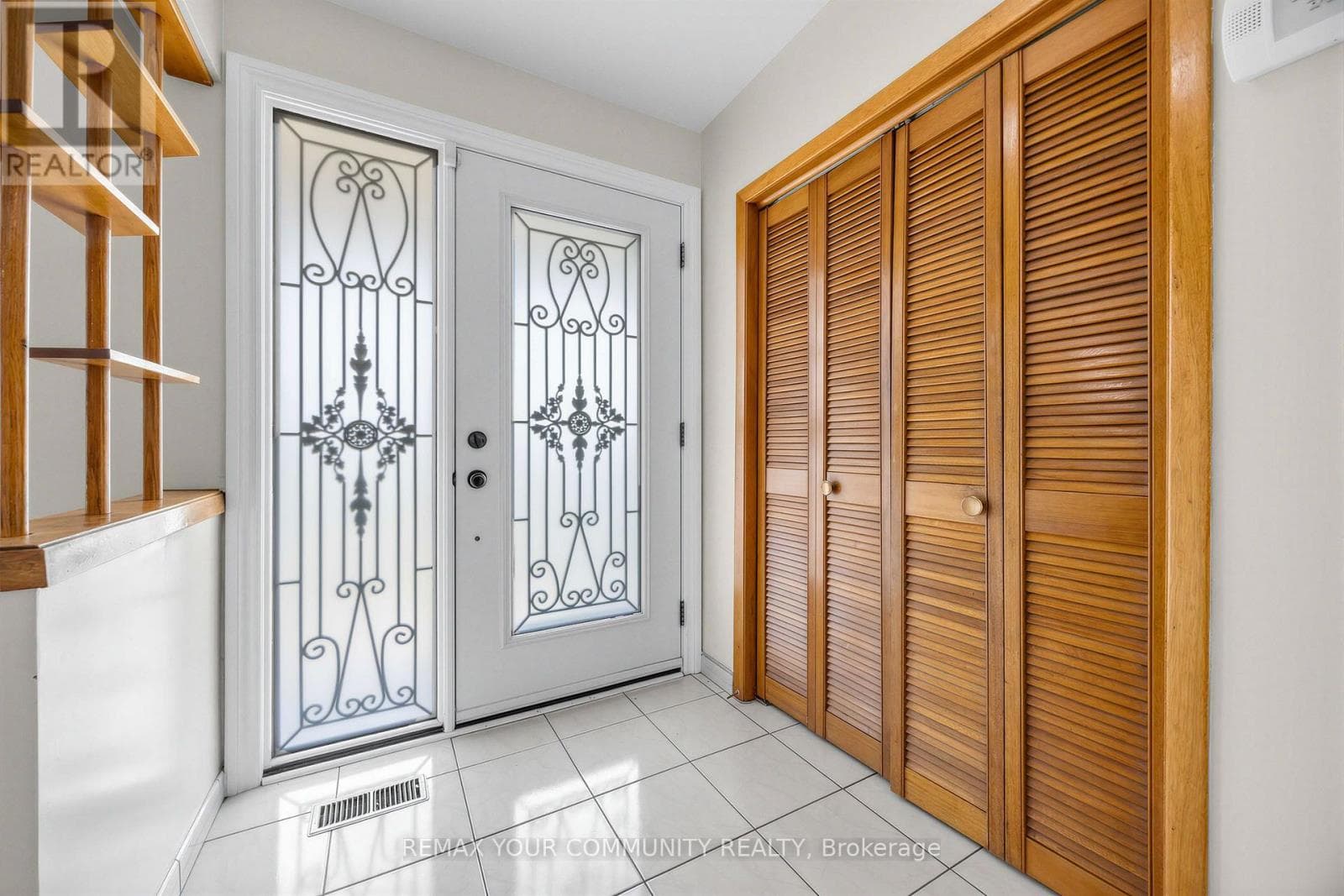 Photo of 20 LINTHURST AVENUE