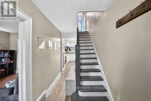 Photo of 1867 DUFFERIN STREET