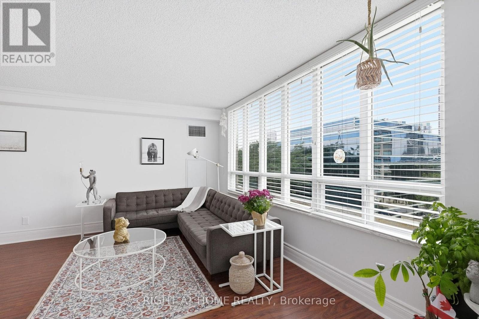 Photo of 312 - 2285 LAKE SHORE BOULEVARD W