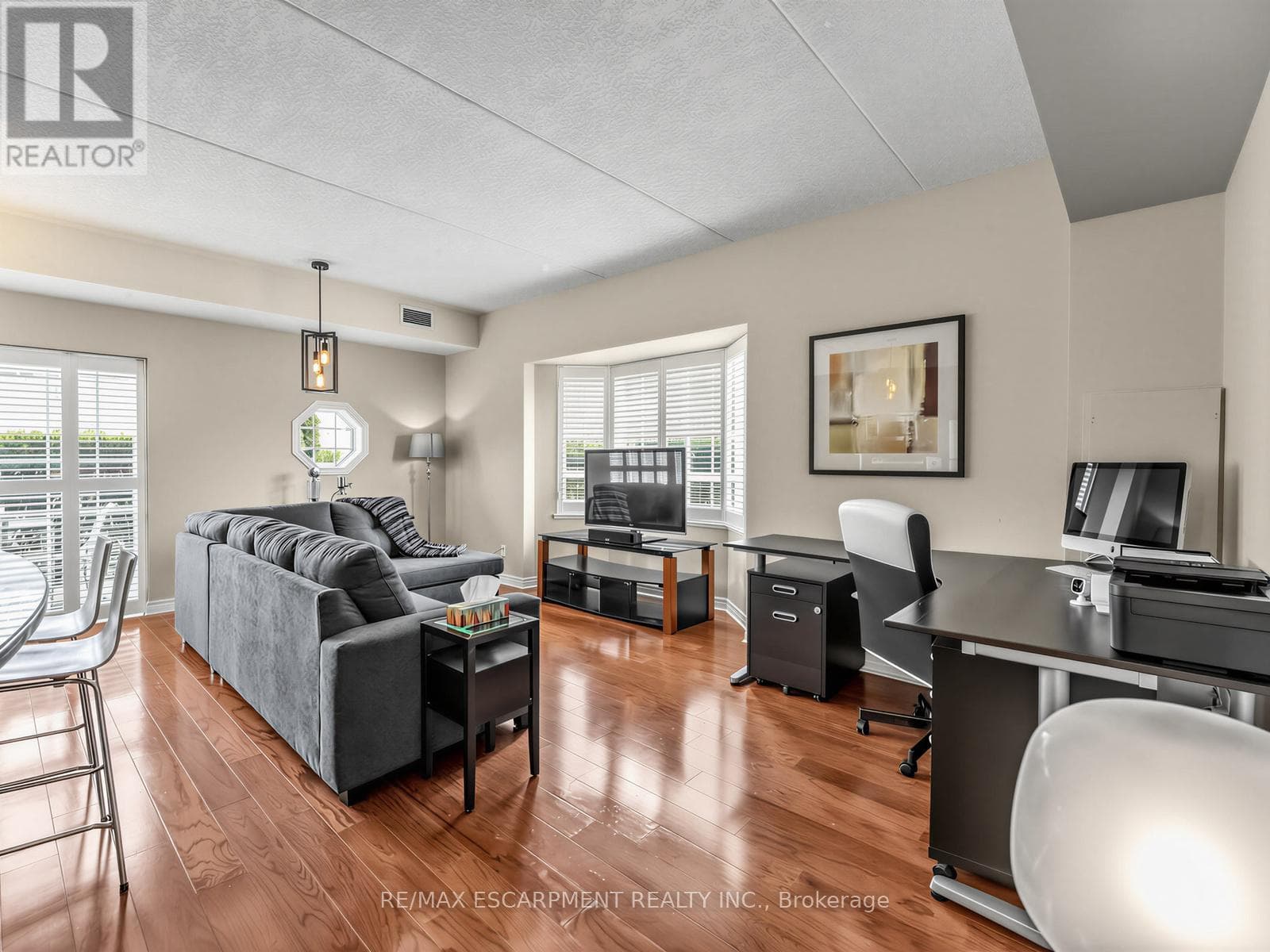 Photo of 103 - 1379 COSTIGAN ROAD
