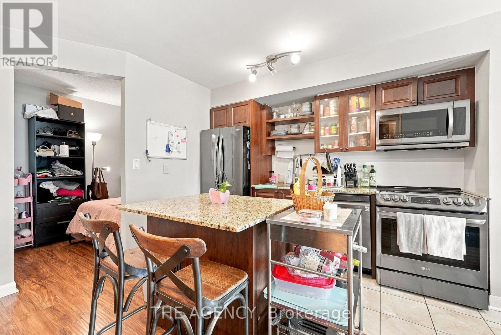 Photo of 2301 - 600 FLEET STREET