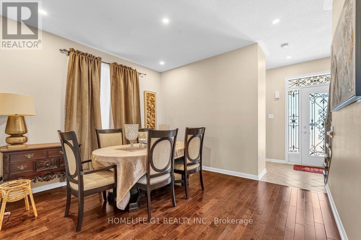 Photo of 889 CHALLINOR TERRACE