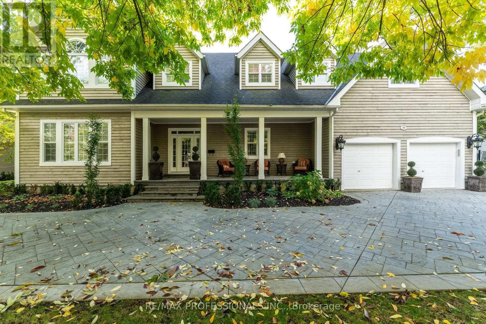Photo of 354 COUNTRY CLUB CRESCENT