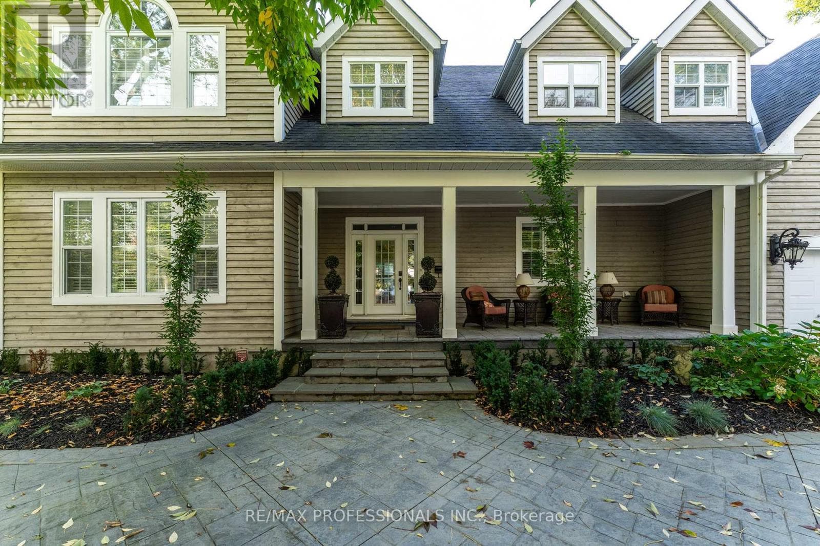 Photo of 354 COUNTRY CLUB CRESCENT