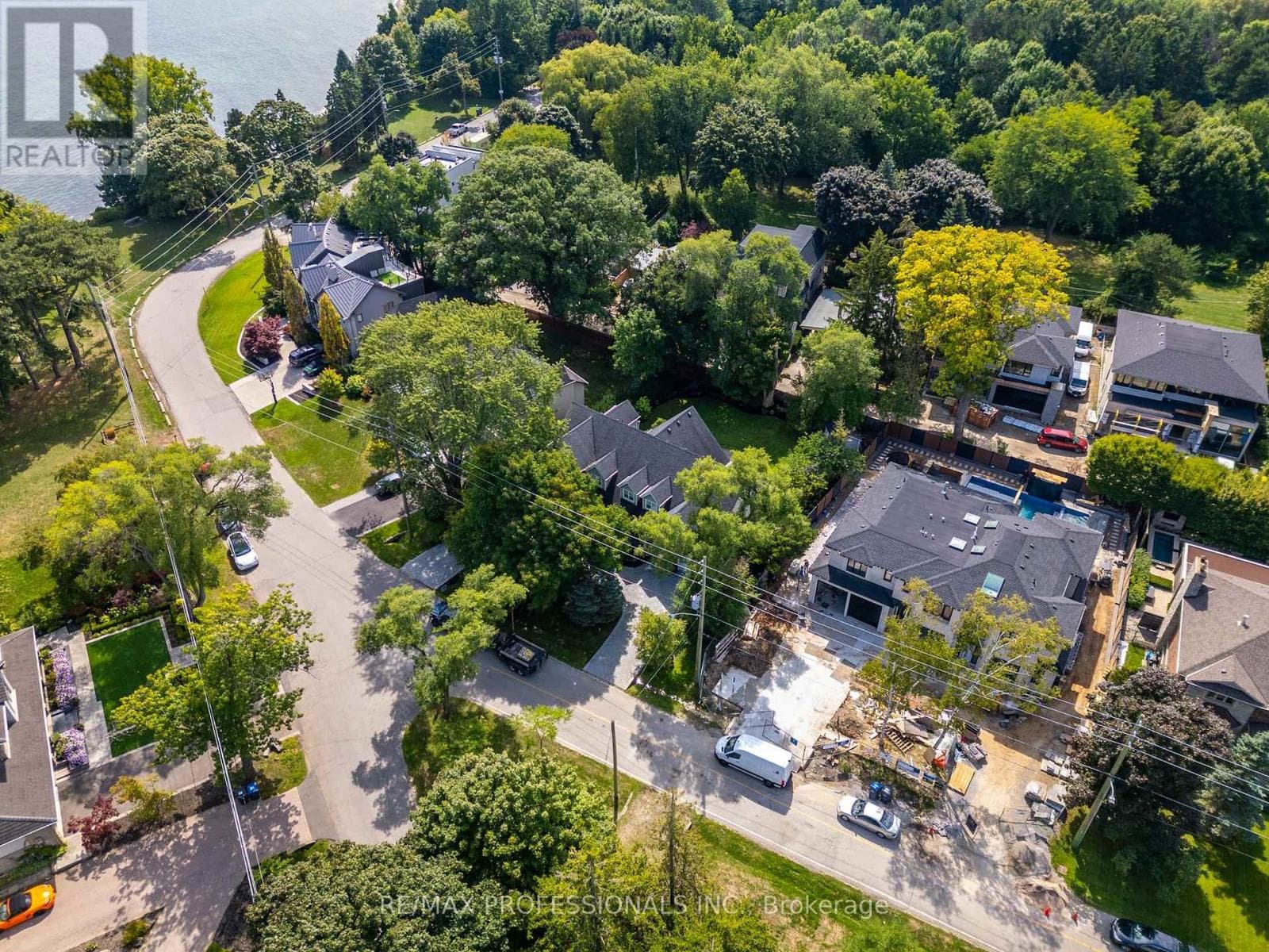 Photo of 354 COUNTRY CLUB CRESCENT