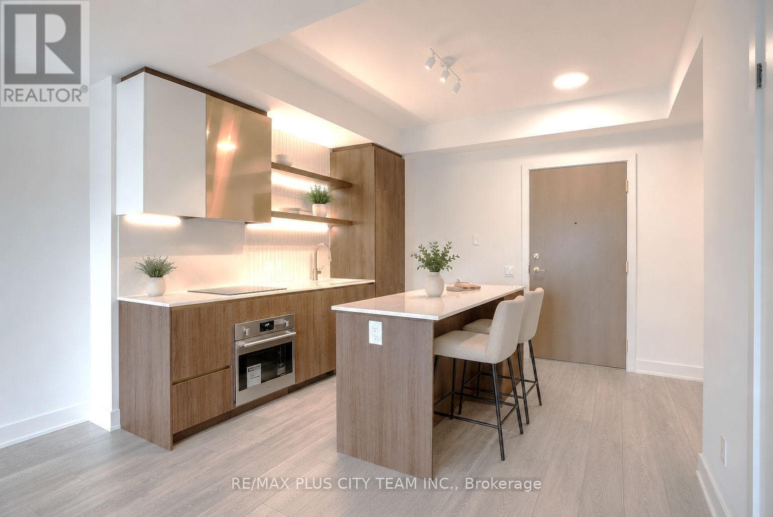 Photo of 303 - 1285 QUEEN STREET E