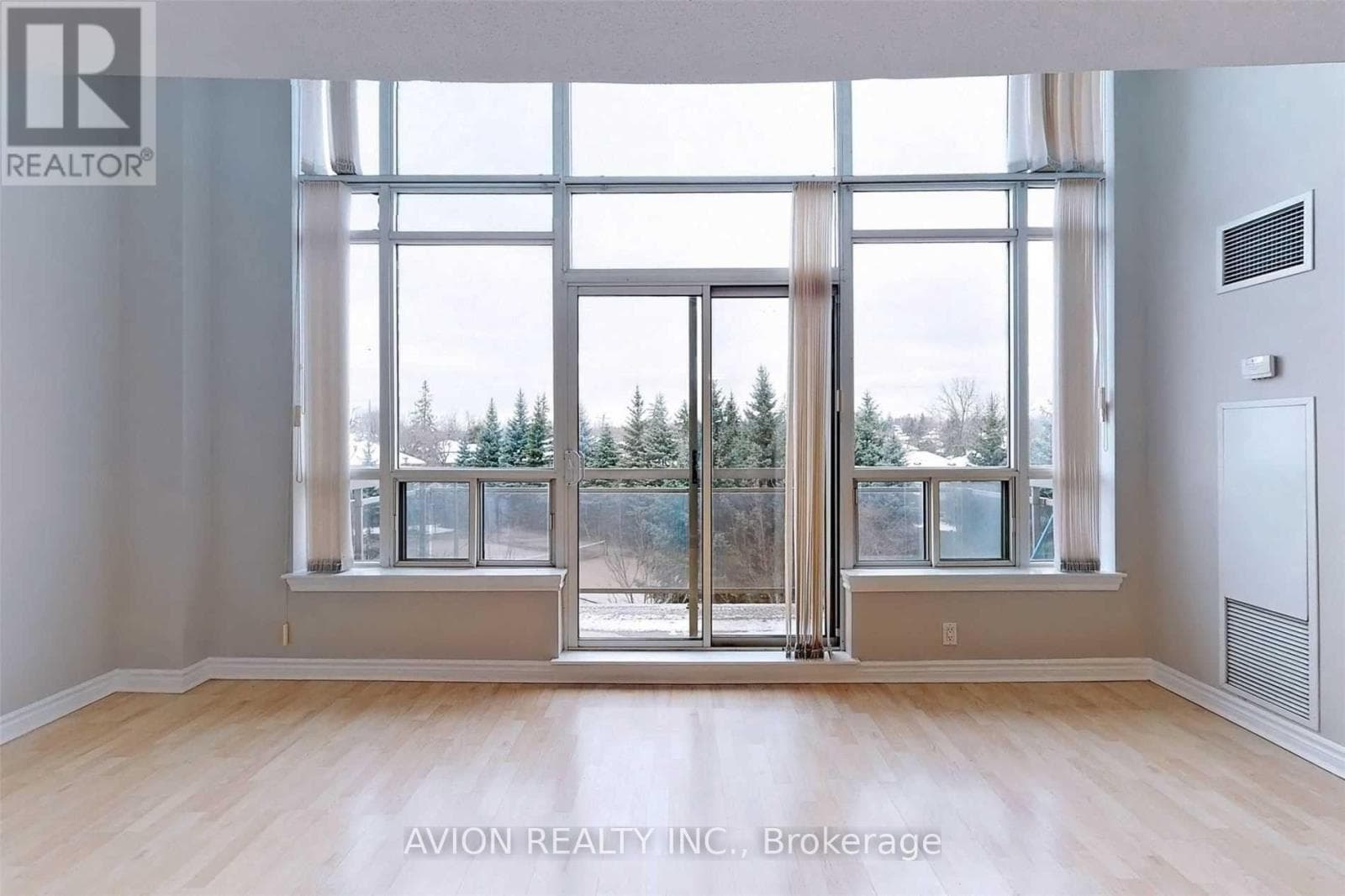 Photo of 320 - 1720 EGLINTON AVENUE E