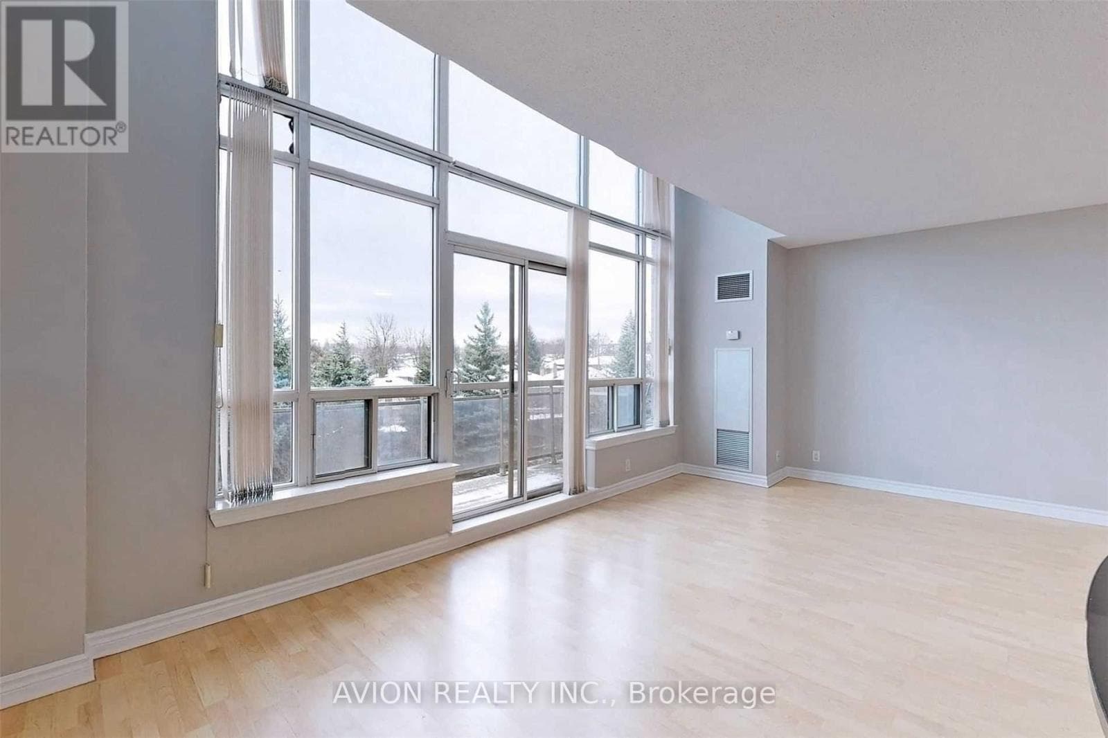 Photo of 320 - 1720 EGLINTON AVENUE E