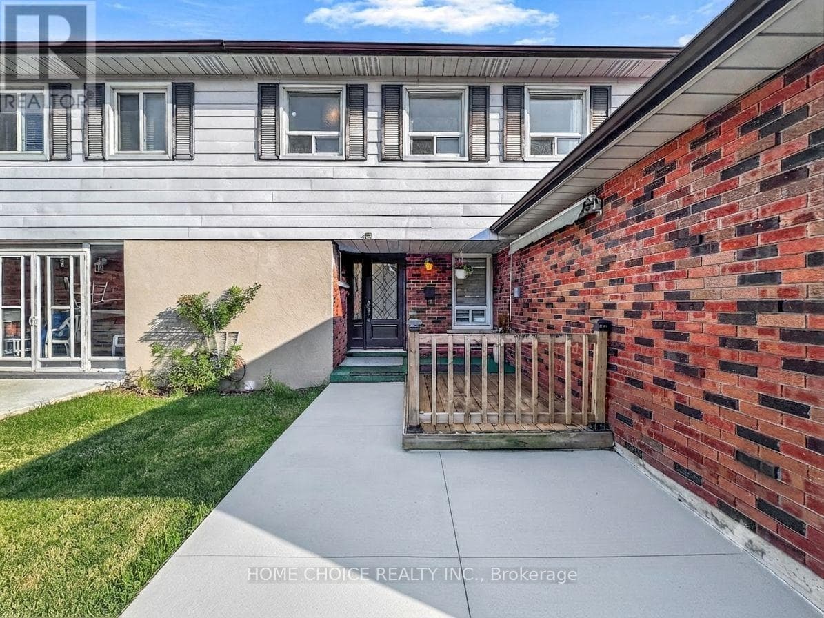Photo of 38 ROBBINSTONE DRIVE