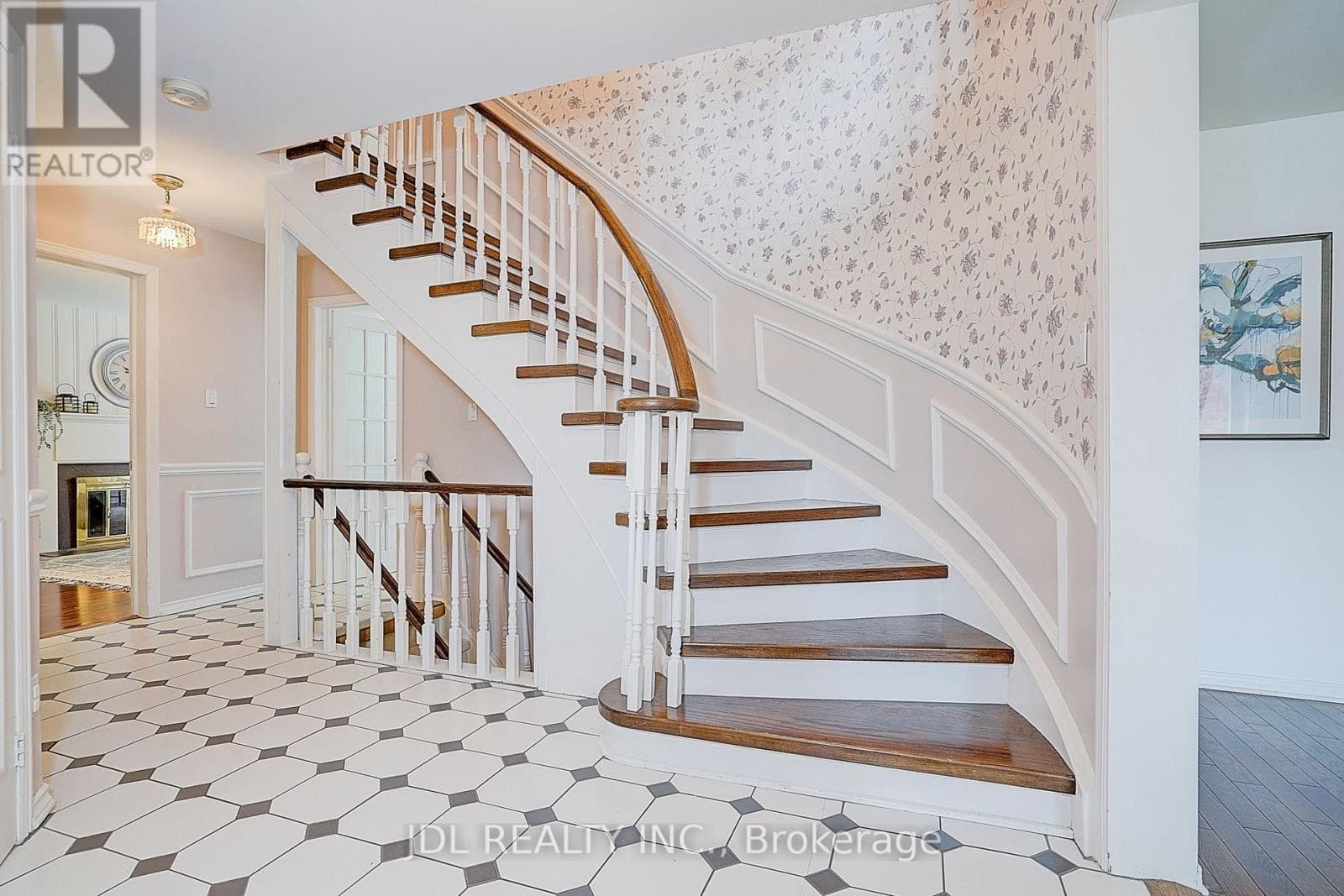 Photo of 20 MOSSGROVE TRAIL