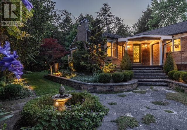 Photo of 12 WYNNVIEW COURT