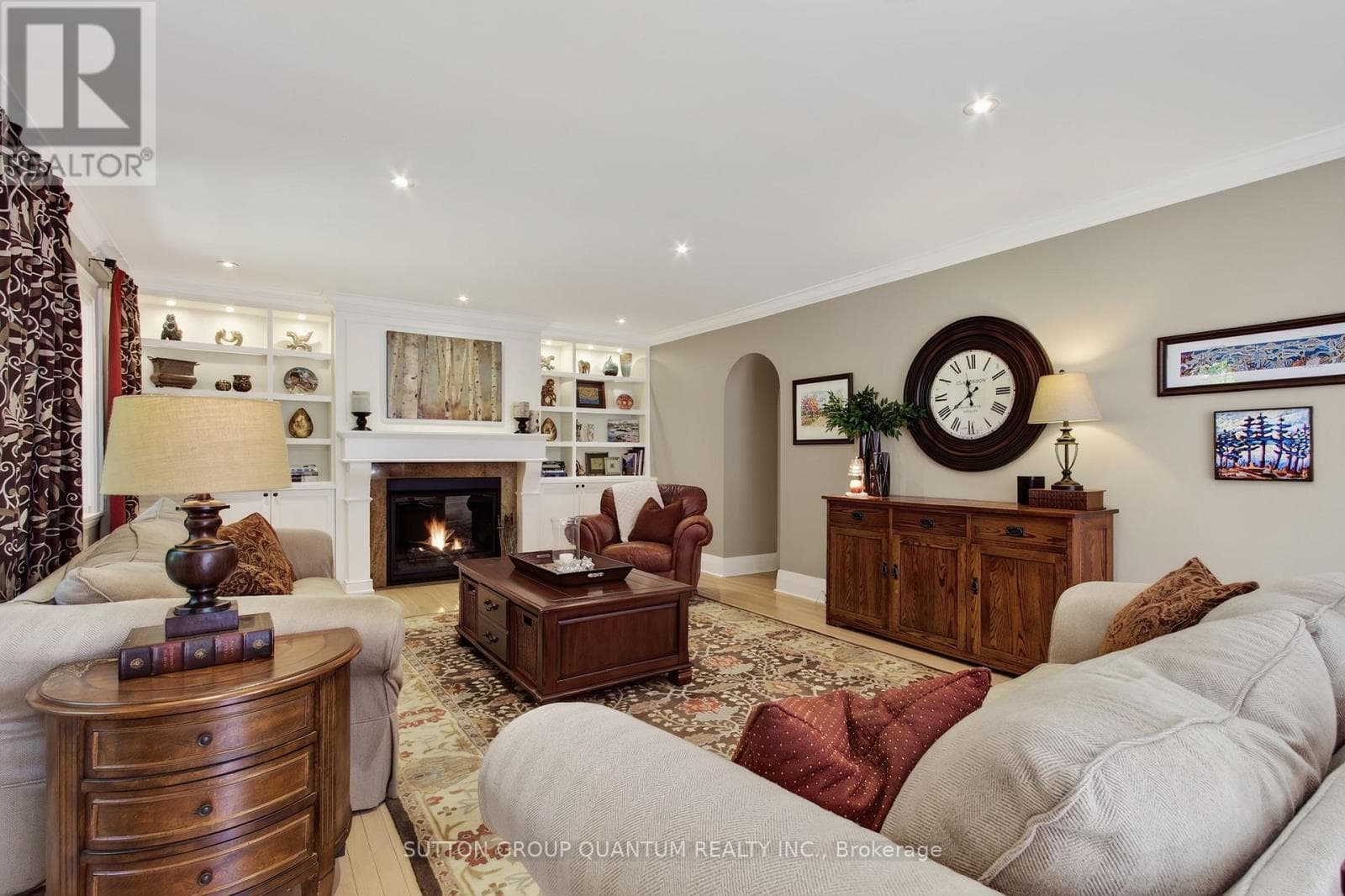 Photo of 1391 QUEEN VICTORIA AVENUE