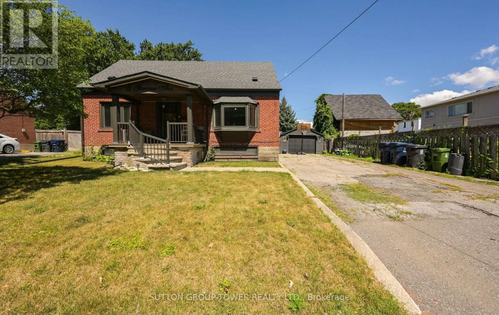 Photo of 8 YVONNE AVENUE N