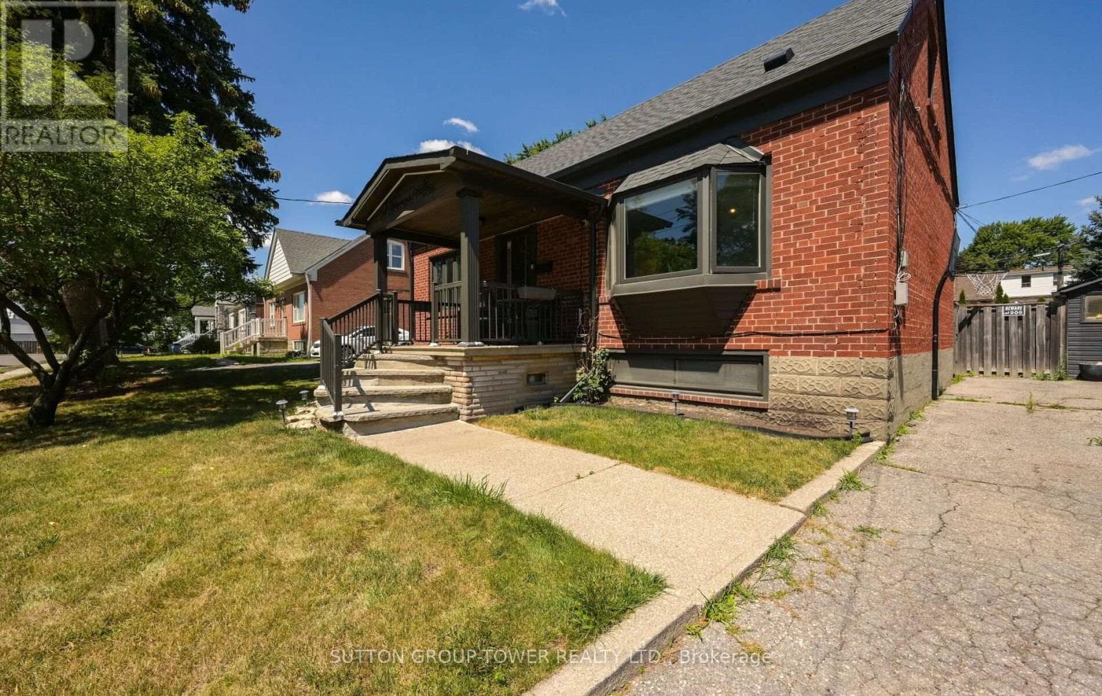Photo of 8 YVONNE AVENUE N