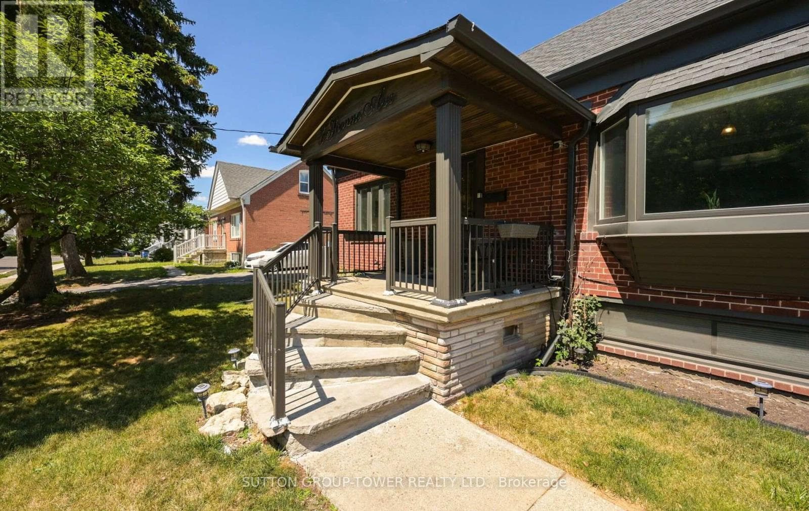 Photo of 8 YVONNE AVENUE N