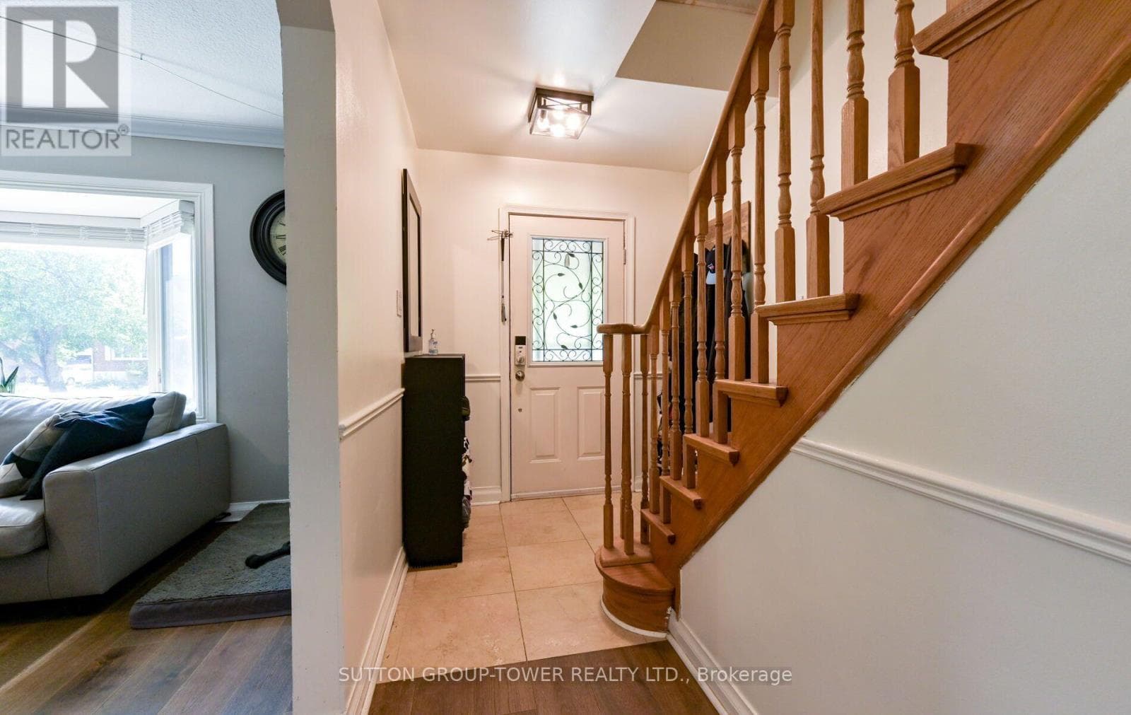 Photo of 8 YVONNE AVENUE N